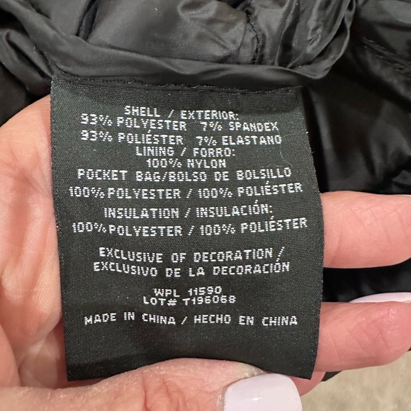 32 Degrees Women's black Puffer Jacket with removable hood. Size.XXL - Picture 5 of 5